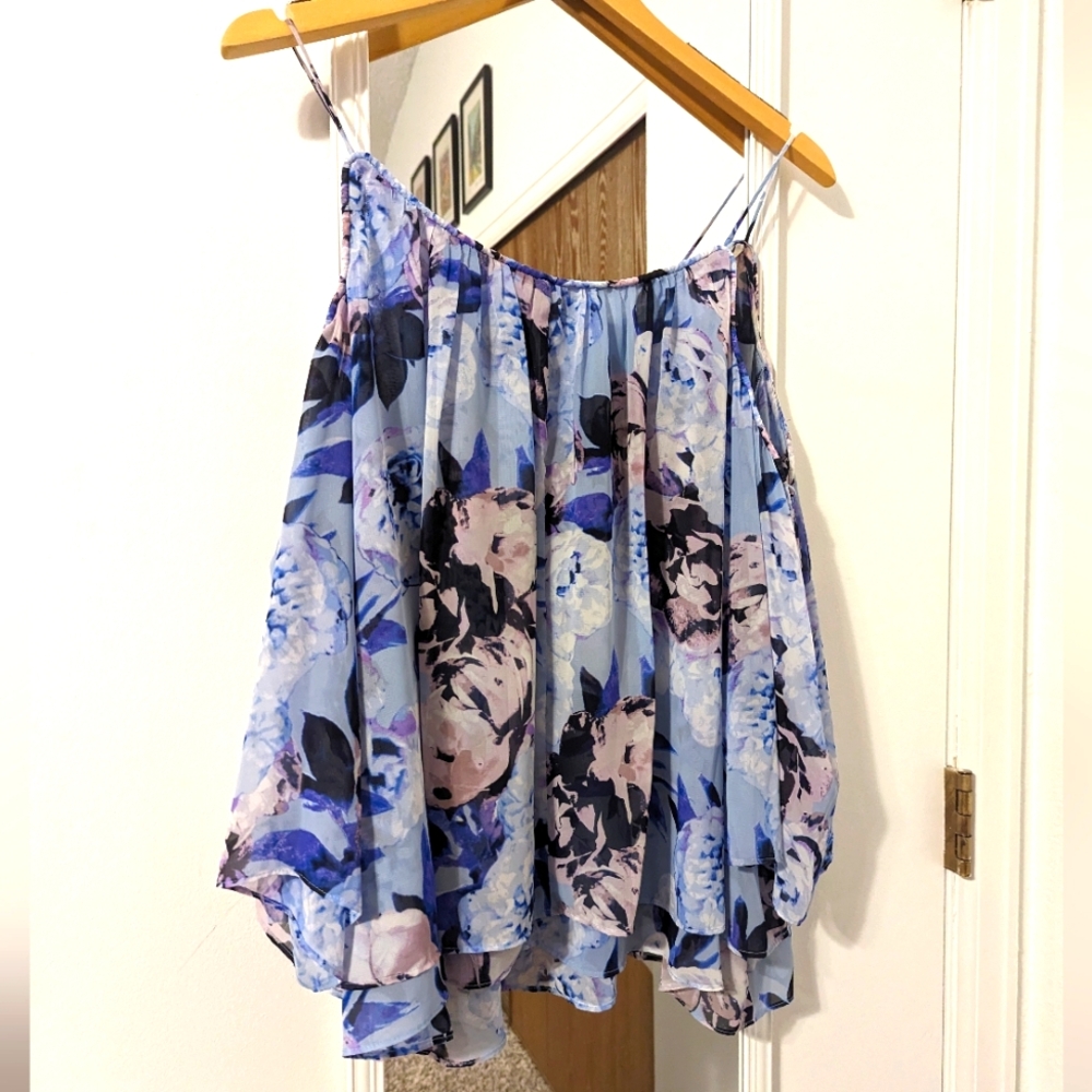 Jennifer Lopez cold Shoulder top Size XL